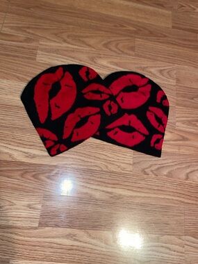 2 Black & Red Lip Print Knit Beanie - Women Accessories
